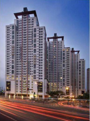One Bedroom Apartment at The Columns Ayala, Manila